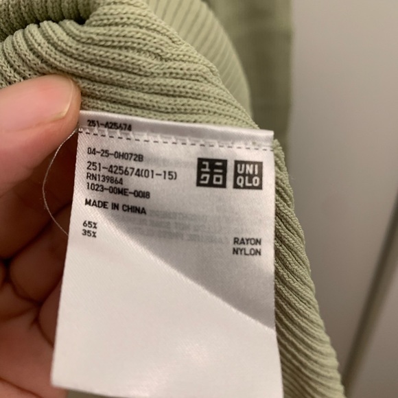Uniqlo U knit top size L - Picture 3 of 8